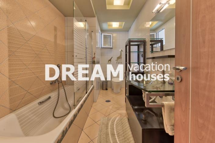 Image No.30-5 Bed Villa for sale