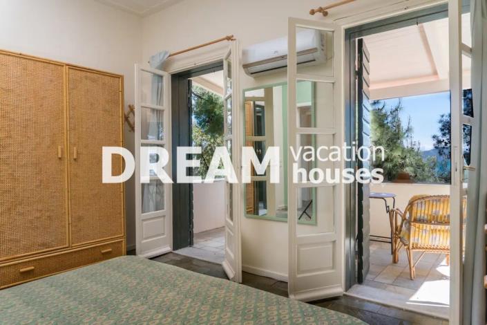 Image No.10-3 Bed House for sale