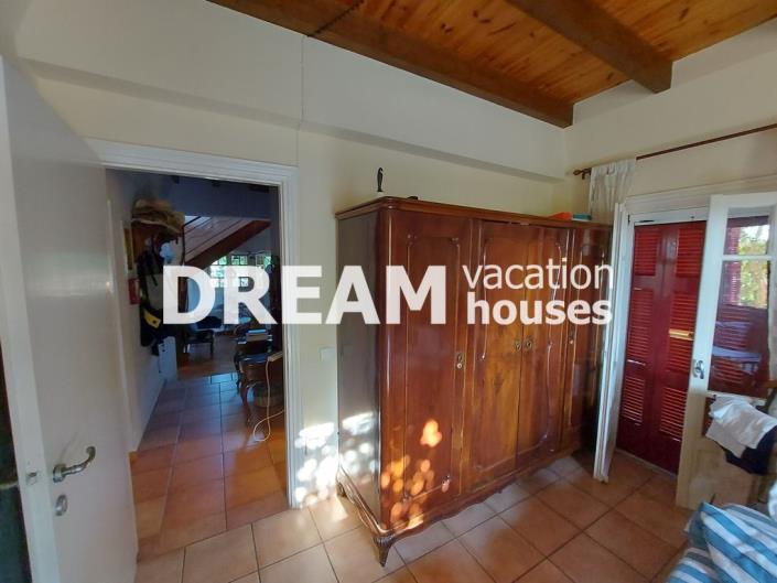 Image No.18-3 Bed House for sale