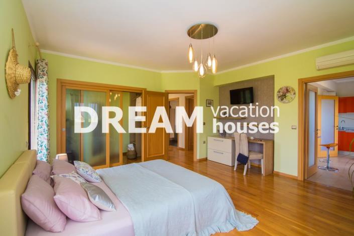 Image No.17-4 Bed Villa for sale