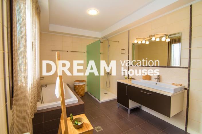 Image No.19-4 Bed Villa for sale