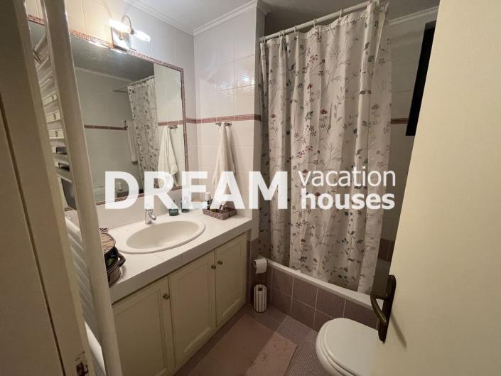 Image No.17-3 Bed House for sale