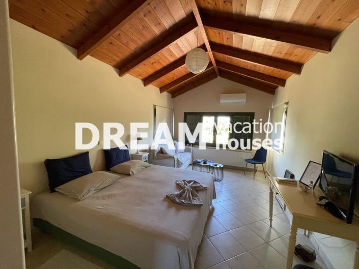 Image No.18-3 Bed House for sale