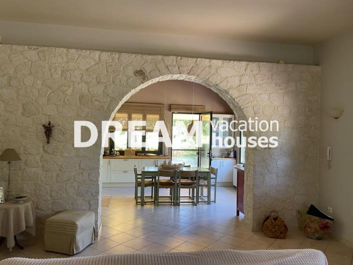 Image No.10-3 Bed House for sale