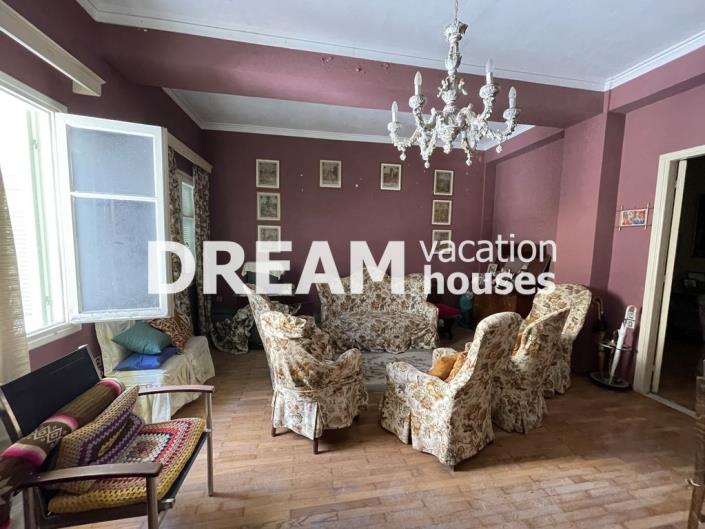 Image No.8-3 Bed House for sale