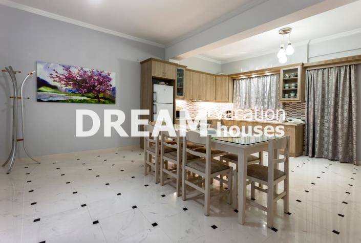 Image No.6-8 Bed Property for sale