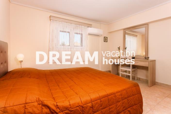 Image No.26-8 Bed Property for sale