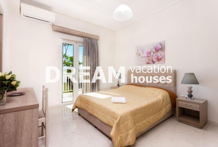 Image No.35-8 Bed Property for sale