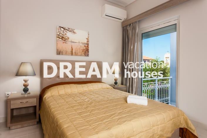 Image No.37-8 Bed Property for sale