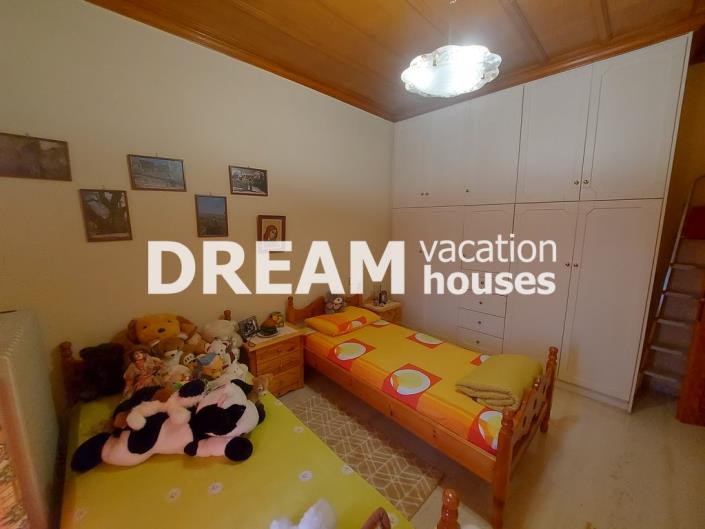 Image No.41-8 Bed Property for sale