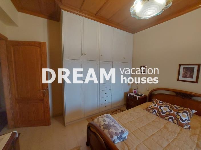 Image No.42-8 Bed Property for sale