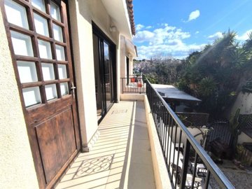 Apartment For Sale  in  Chlorakas