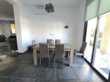 Detached Villa For Sale  in  Peyia - Sea Caves