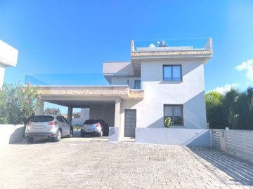 Detached Villa For Sale  in  Peyia - Sea Caves