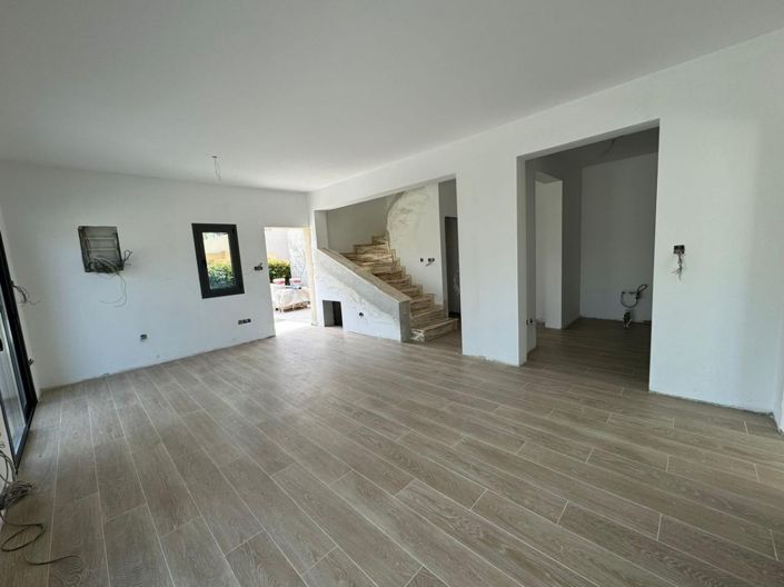 Image No.8-2 Bed Villa for sale