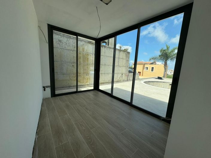 Image No.9-2 Bed Villa for sale