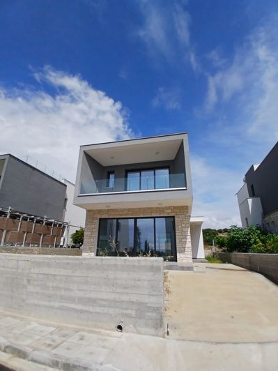 Image No.1-3 Bed Villa for sale