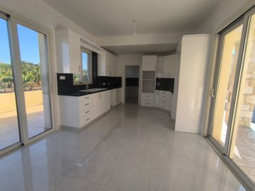 Detached Villa For Sale  in  Kissonerga