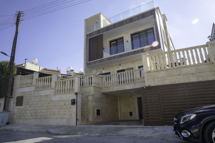 Image No.1-5 Bed Villa for sale