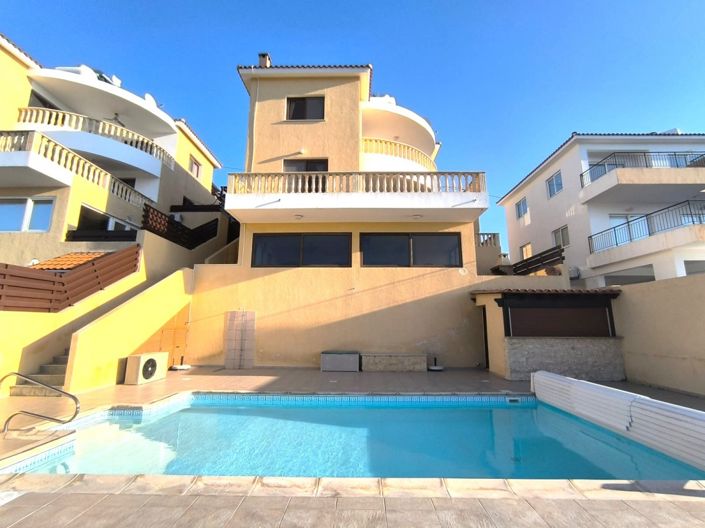 Image No.1-4 Bed Villa for sale