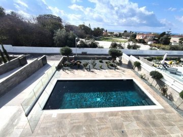 Detached Villa For Sale  in  Chlorakas