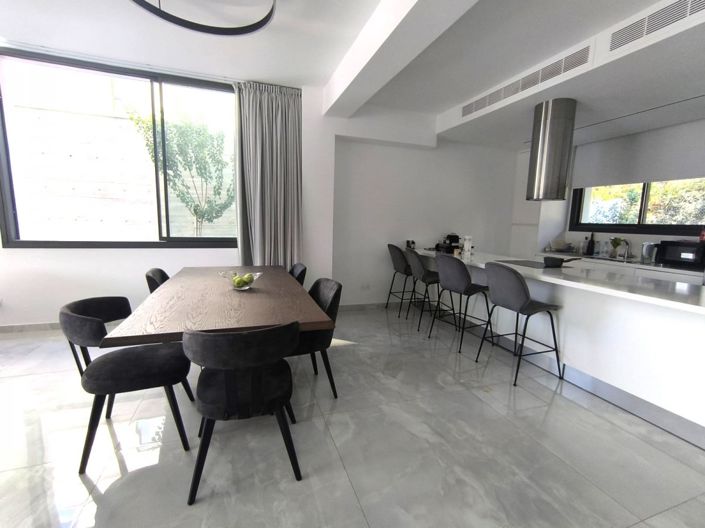 Image No.6-4 Bed Villa for sale