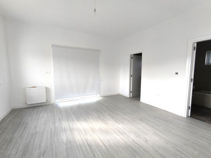 Image No.18-4 Bed Villa for sale