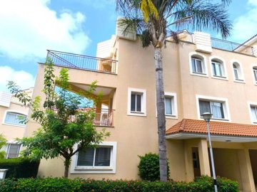 Town House For Rent  in  Kato Paphos - Universal