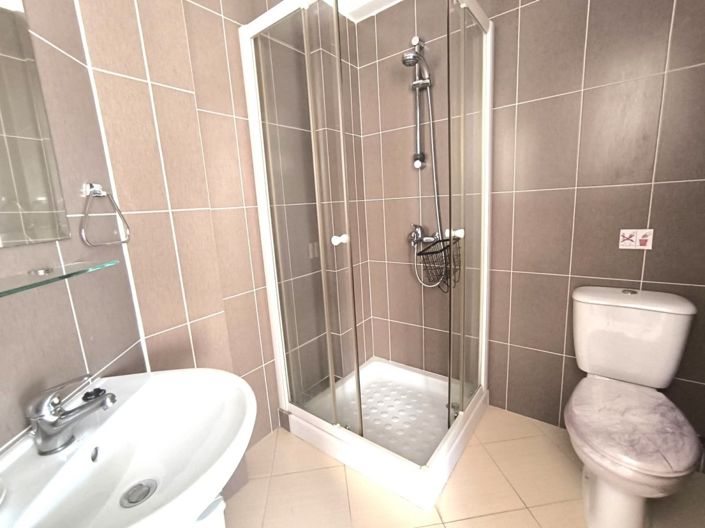 Image No.16-2 Bed Townhouse for sale