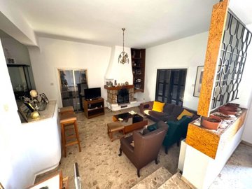 Bungalow For Sale  in  Chlorakas