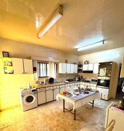 Bungalow For Sale  in  Chlorakas