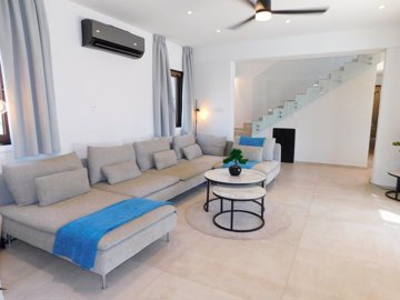 Detached Villa For Sale  in  Peyia