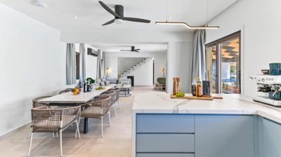 Detached Villa For Sale  in  Peyia