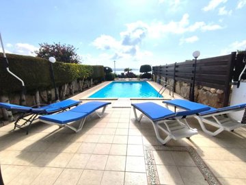 Town House For Sale  in  Peyia - Coral Bay