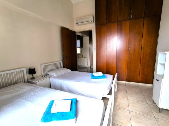 Image No.18-2 Bed Townhouse for sale