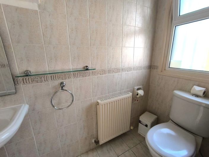 Image No.9-2 Bed Townhouse for sale