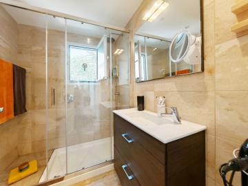 11-20939a0134ad724a8cb2a801094d15a4