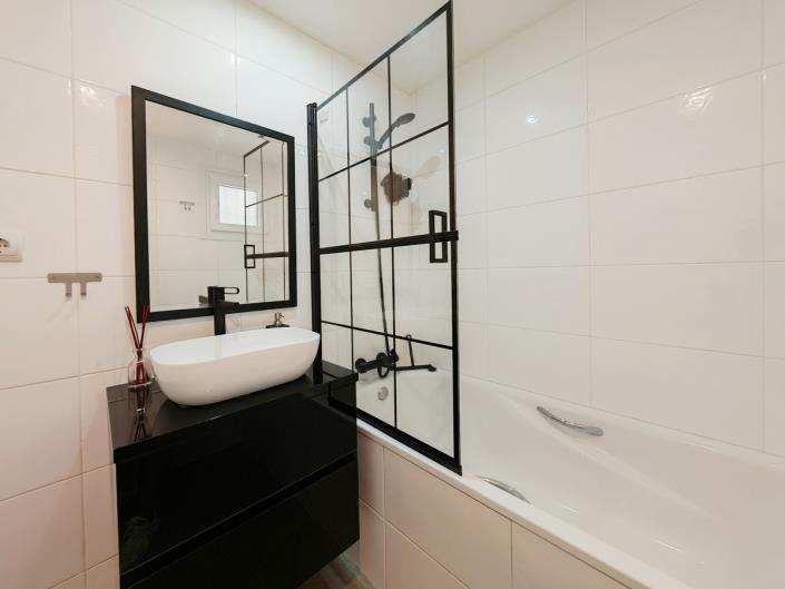 Image No.17-3 Bed Semi-Detached for sale