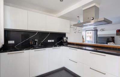 9-467d0cee5b725f3ef65f102a0c2e69c0