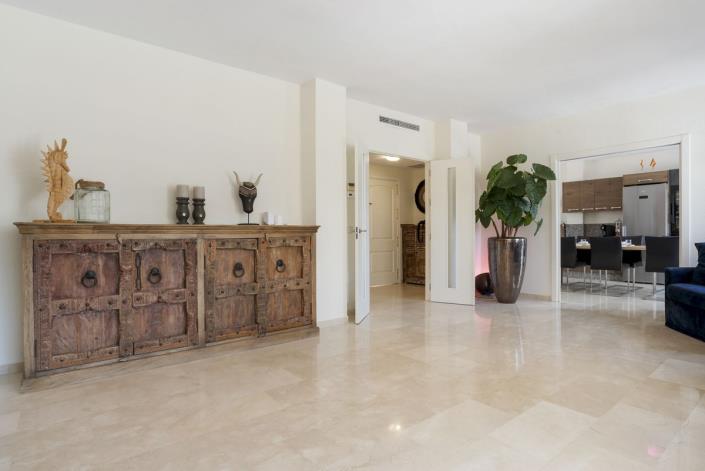 Image No.12-4 Bed Villa / Detached for sale