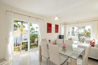 2-5bd7b9d04b45e33852eaf0ec6670150d