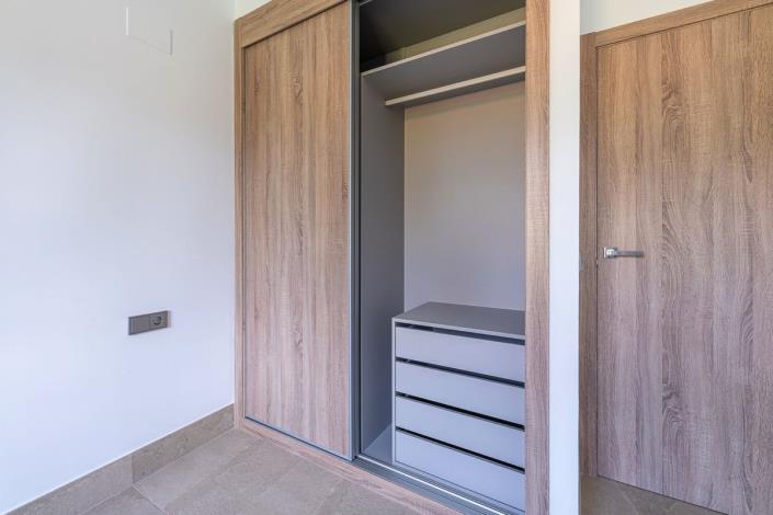 Image No.13-3 Bed Apartment for sale