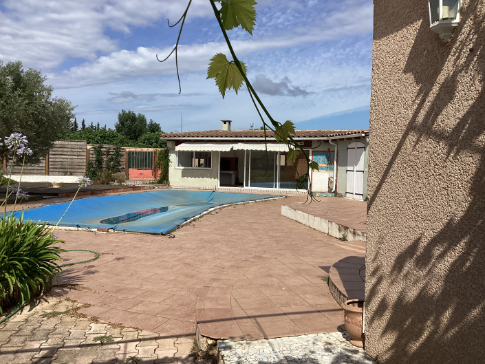 Image No.6-4 Bed House for sale