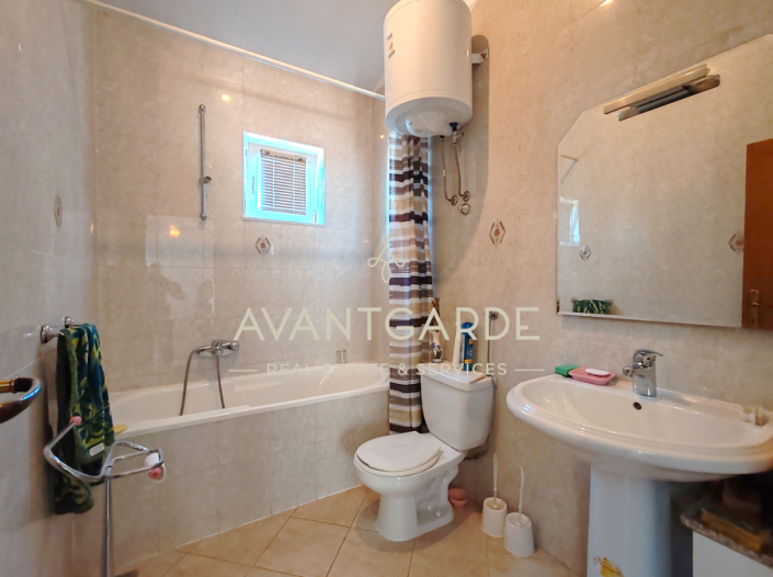 Image No.19-2 Bed House for sale