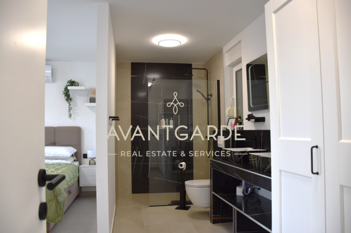 Image No.7-4 Bed House for sale