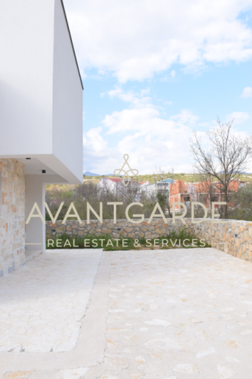 Image No.11-4 Bed House for sale