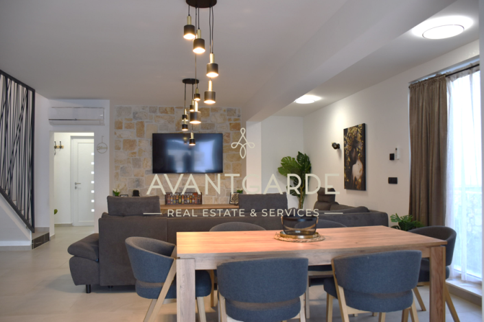 Image No.4-4 Bed House for sale