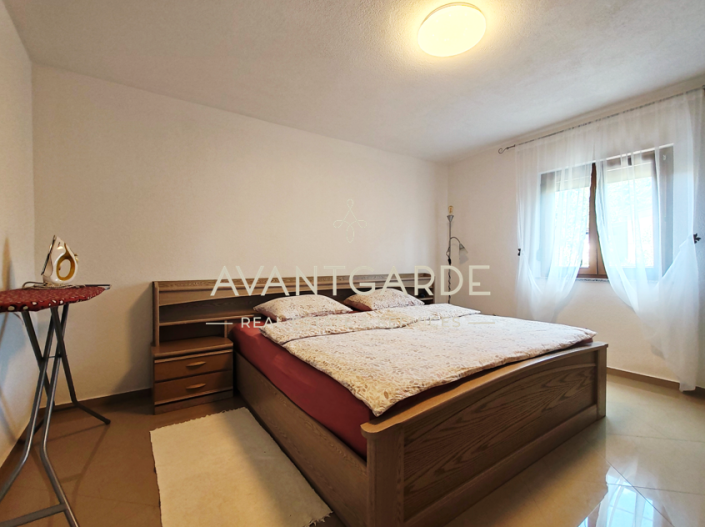 Image No.10-5 Bed House for sale