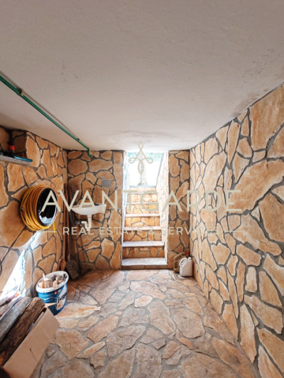 Image No.21-5 Bed House for sale