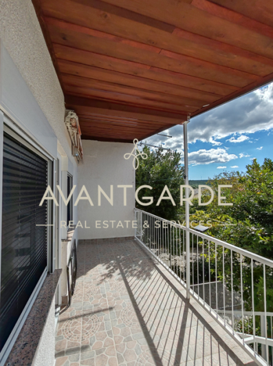 Image No.10-5 Bed House for sale